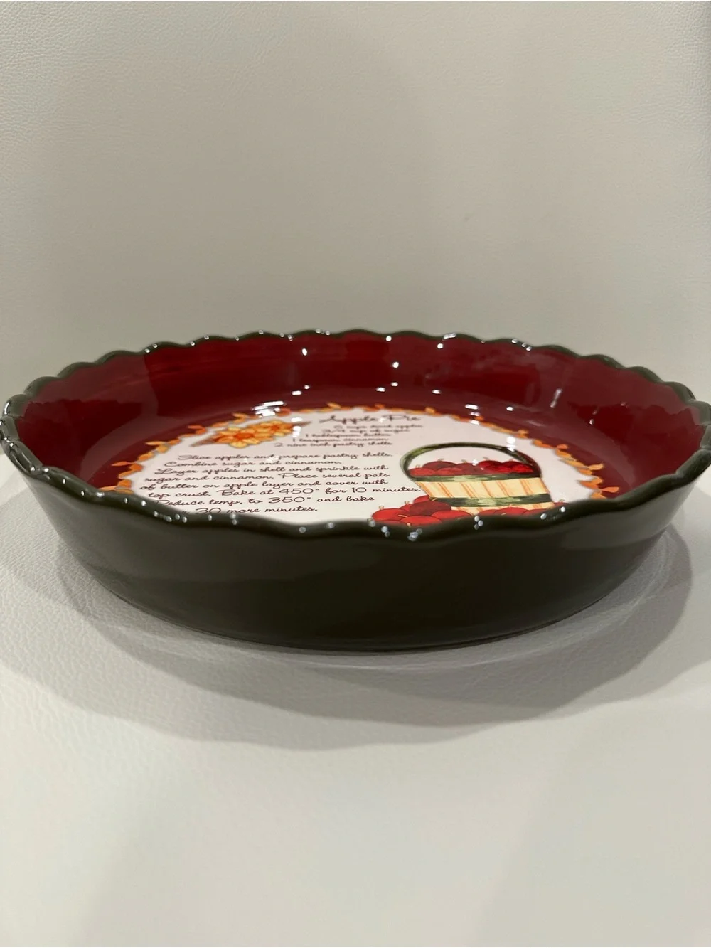 Apple Pie Decorative Pie Plate – Red and Green